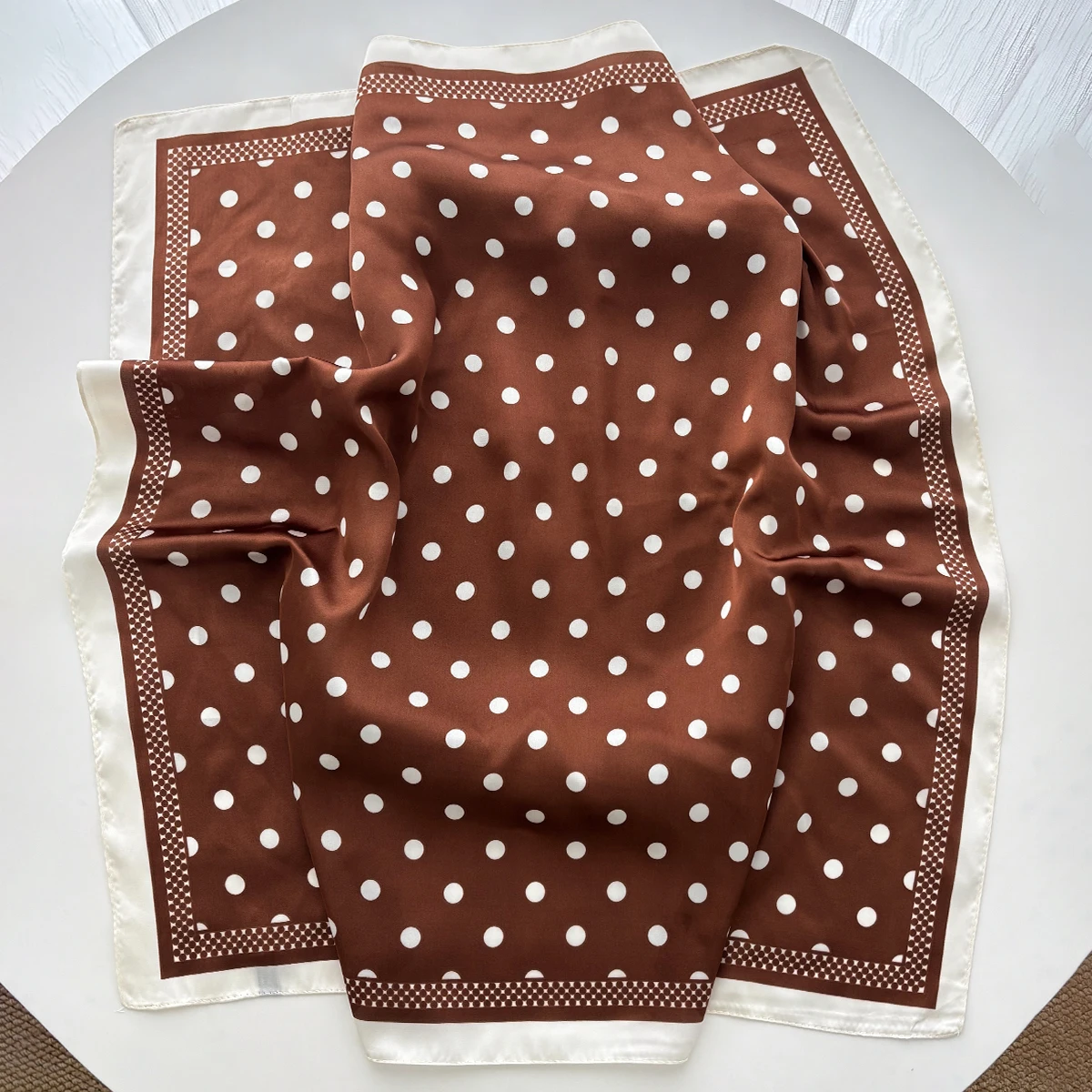 Kadınlar için Şık, Yumuşak Sat - Silk Scarf Square incelemesi ve fiyatı